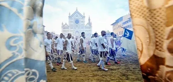Jacopo Giugni con i Bianchi del Calcio Storico